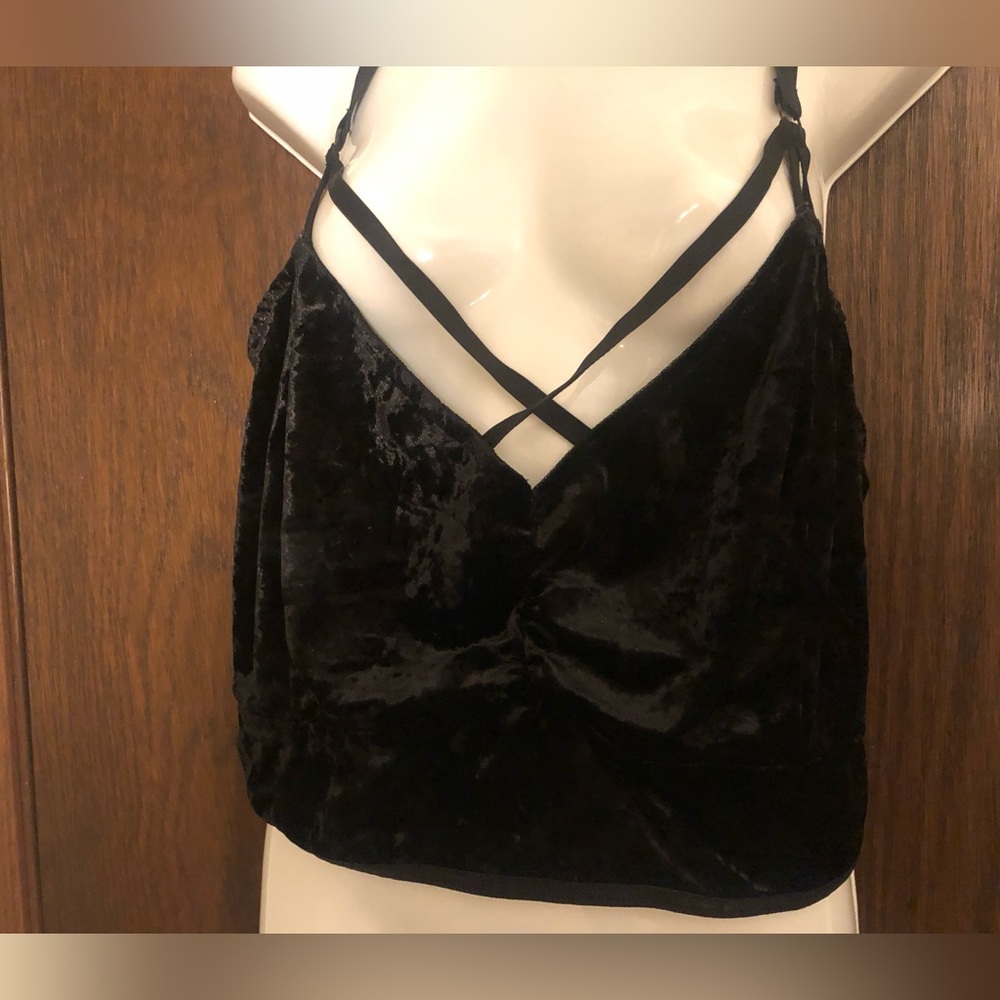 Torrid Strappy Velvet Bralette 4 Black Stretch - Picture 4 of 7